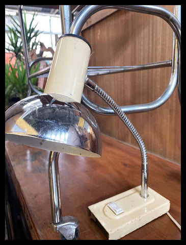 II.3274  LÁMPARA INDUSTRIAL DE MESA