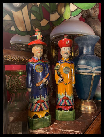 II.3277  PAR DE CHINOS DE PORCELANA