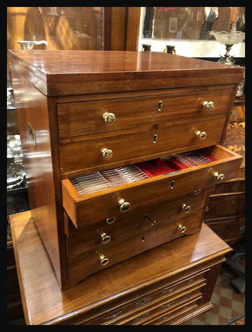 II.2374 CUCHILLERÍA DE PLATA