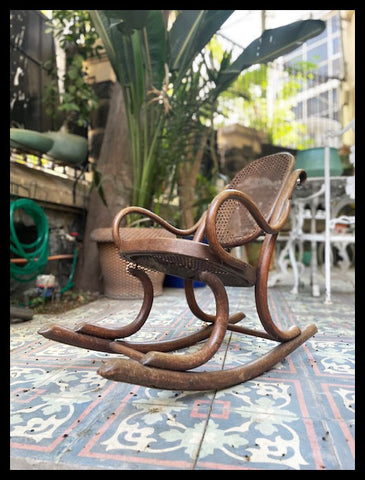 I.3609  MECEDORA DE NIÑO