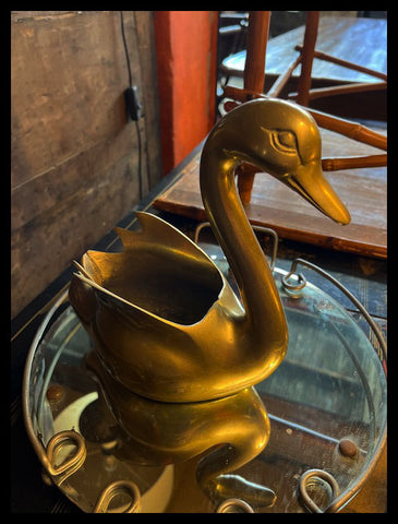 II.3485 CISNE DE BRONCE