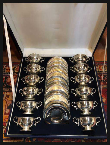 II.2375 SET DE CONSOMÉ