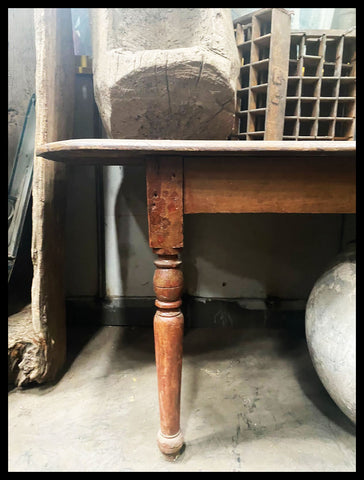 I.3631  MESA CHILENA RÚSTICA