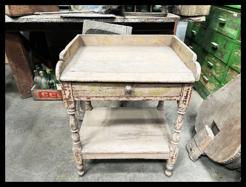 I.3632  MUEBLE RÚSTICO DOBLE CUBIERTA