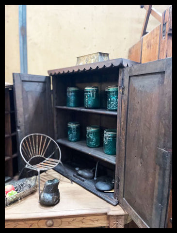 I.3633  REPISA COLGANTE CON PUERTAS