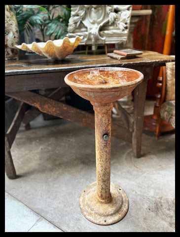 II.3302  BEBEDERO DE PLAZA DE FIERRO