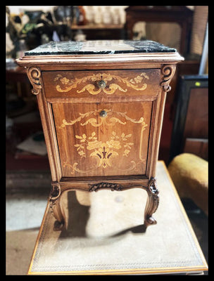 POST VELADOR FRANCES