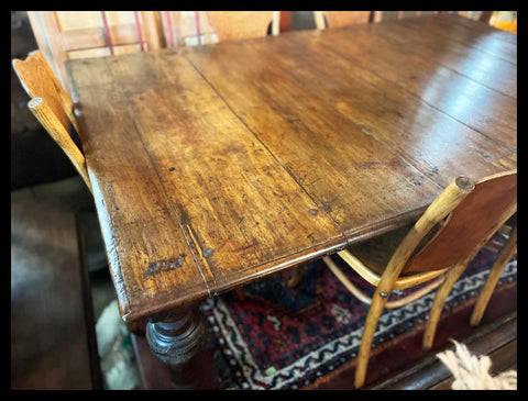 I.4064 MESA DE COMEDOR CHILENA