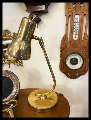 II.3311 LÁMPARA DE MESA DE BRONCE