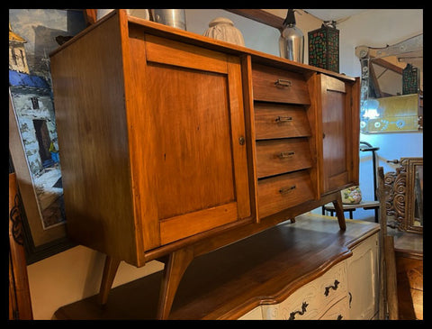 I.3927 MUEBLE SÓNICO