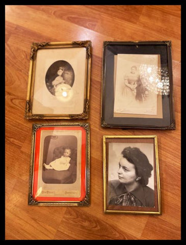 II.3316 PEQUEÑOS MARCOS DE BRONCE Y OTROS