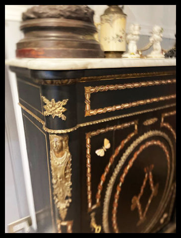 I.3679 ARRIMO CON MÁRMOL E INCRUSTACIONES