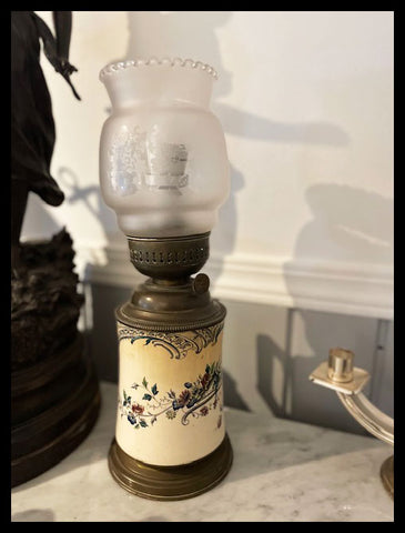 II.3320 LÁMPARA ANTIGUA CON ESTANQUE