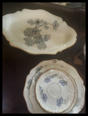 II.3341 JUEGO DE PLATOS LIMOGES PARA GATH Y CHÁVEZ