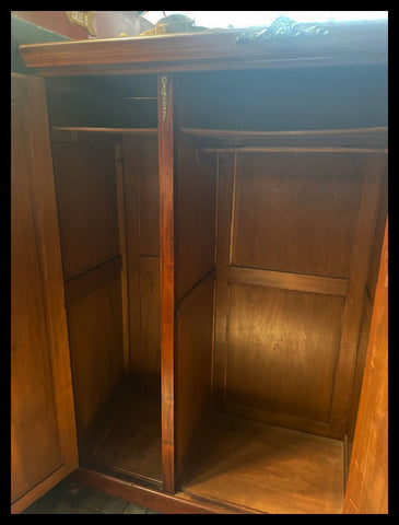 I.3686 ROPERO DE 3 CUERPOS