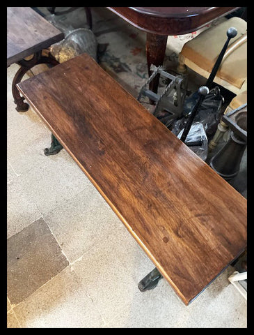 I.3690 PAR DE BANCAS DE MADERA Y FIERRO