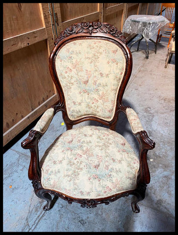 I.3698 SITIAL TALLADO CON FLORES