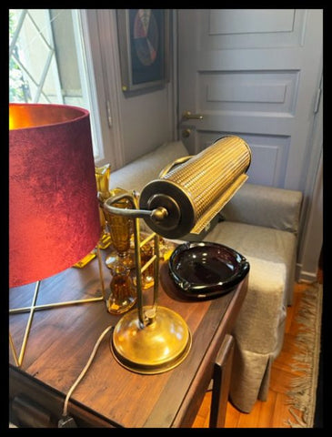 II.3352 LÁMPARA DE MESA DE BRONCE