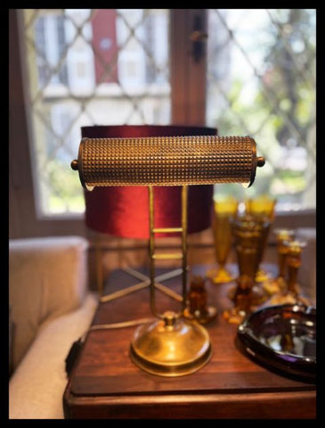 II.3352 LÁMPARA DE MESA DE BRONCE