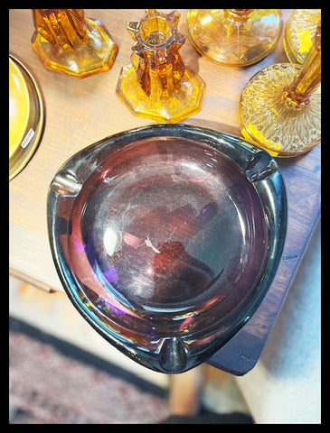 II.3353 CENICERO MURANO MORADO