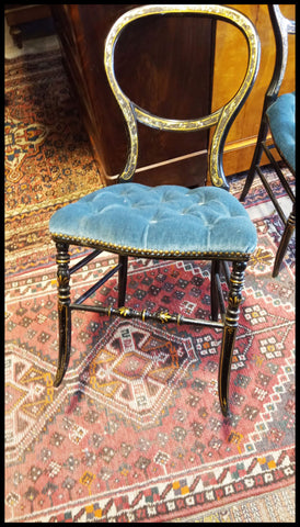 I.3702 PAR DE SILLAS CON INCRUSTACIONES