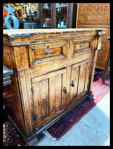 I.3705 APARADOR RÚSTICO