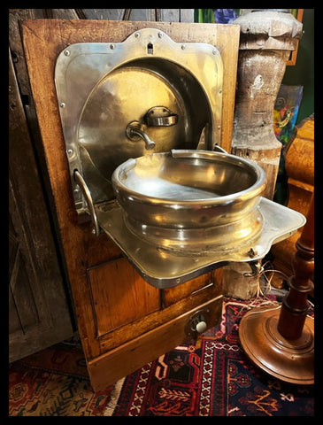 I.3706 ANTIGUO LAVAMANOS DE TRENES