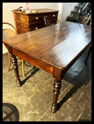 I.3709 MESA CHILENA CON CAJÓN