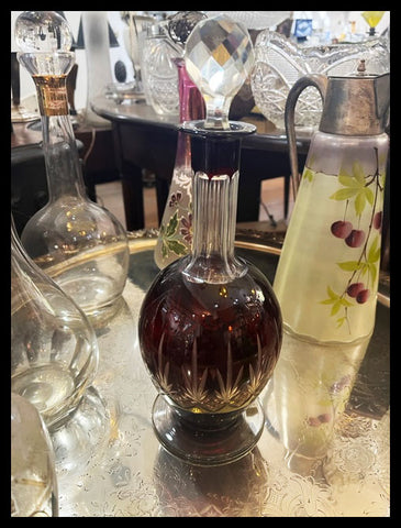 II.3364 BANDEJA DE PLAQUÉ Y LICORERAS