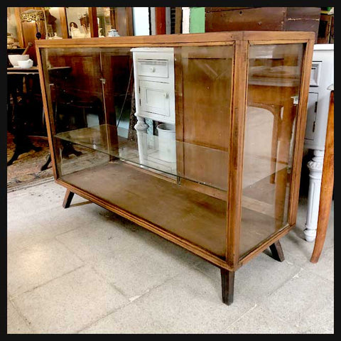 I.1424 VITRINA DE ALMACÉN