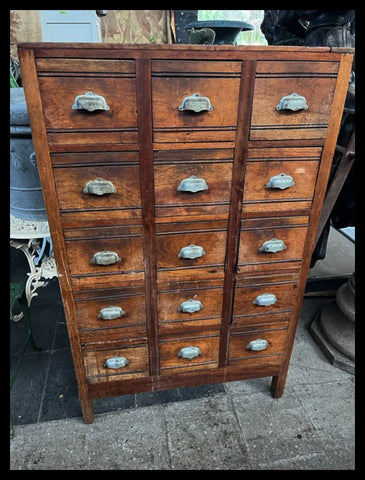 I.3928 MUEBLE CON CAJONES