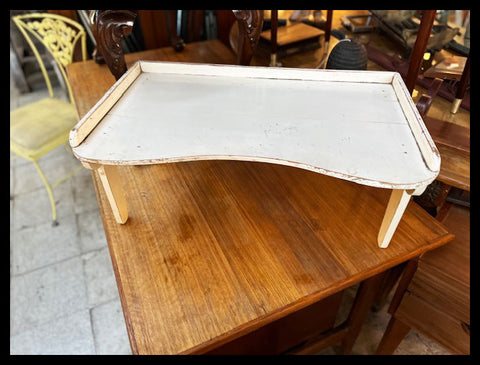 II.3386 BANDEJA BLANCA