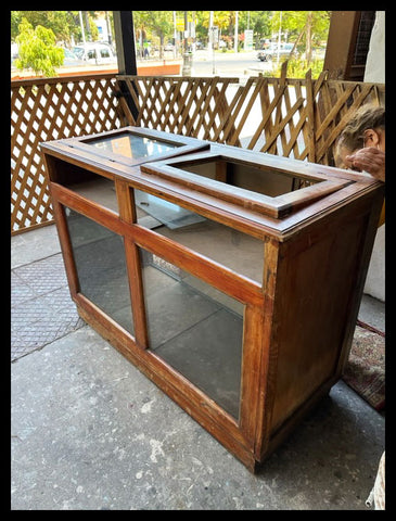 I.3740 VITRINA VIDRIADA DE ALMACÉN