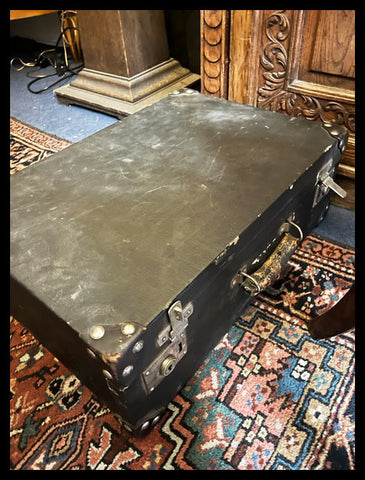 II.3397 MALETA DE PICNIC DE COLECCIÓN