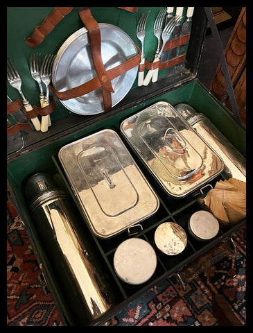 II.3397 MALETA DE PICNIC DE COLECCIÓN