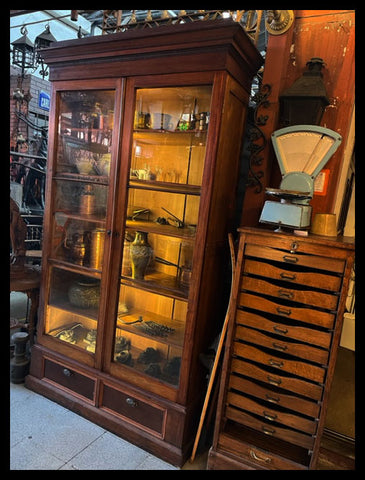 I.3930 VITRINA DE MADERA