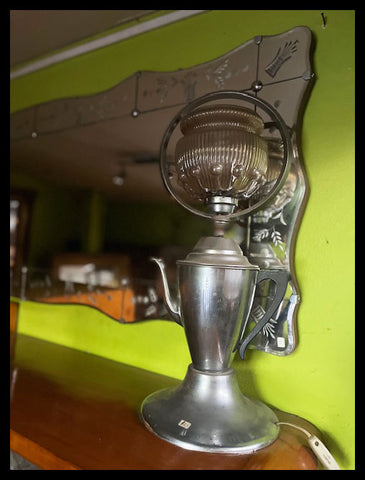 II.3601 LÁMPARA CON BASE DE TETERA