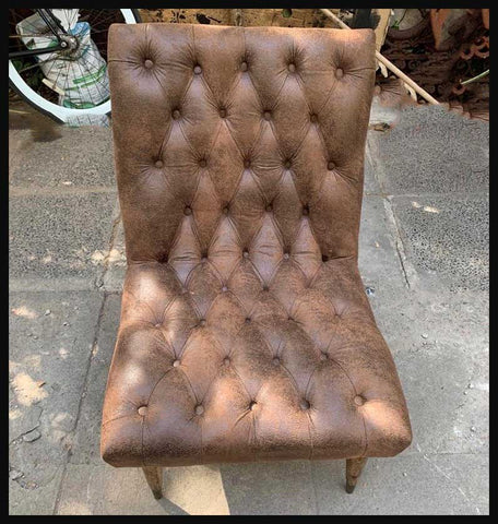 I.1901 PAR DE BUTACAS DE CUERO