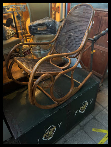 I.3932 PAR DE MECEDORAS