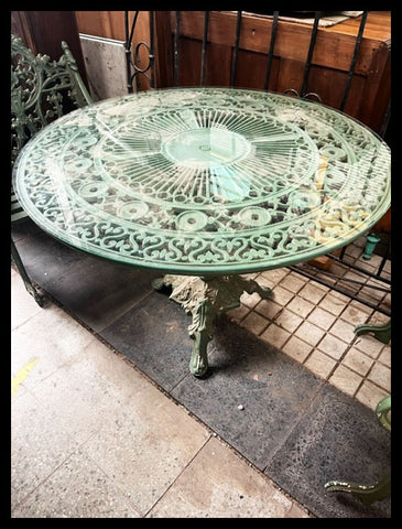 I.4102 JUEGO DE FIERRO FUNDIDO