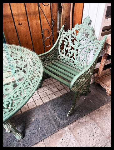 I.4102 JUEGO DE FIERRO FUNDIDO