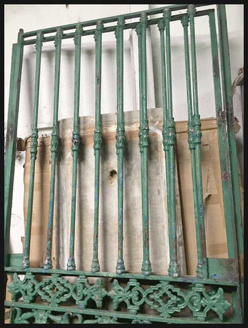 II.2429 PAR DE REJAS DE FIERRO VERDE