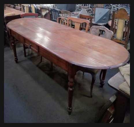 I.1792 MESA OVALADA CON CAJÓN