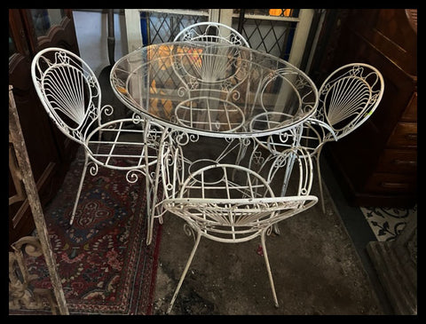 I.3935 JUEGO REDONDO CON 4 SITIALES