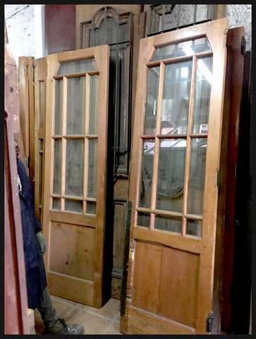 II.2436 PAR DE PUERTAS DE MADERA VIDRIADAS