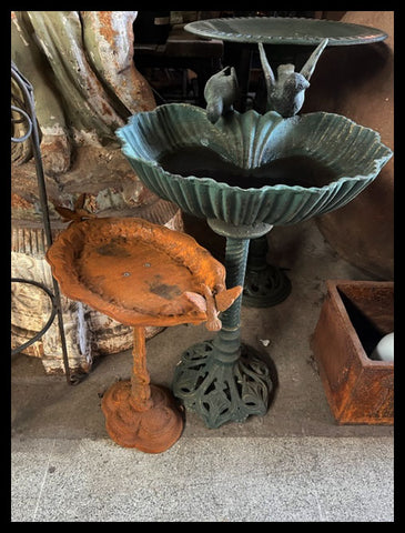 I.3936 BEBEDEROS DE PÁJAROS