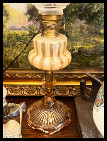 II.3621 LÁMPARA DE MESA DE VIDRIO ROSADO