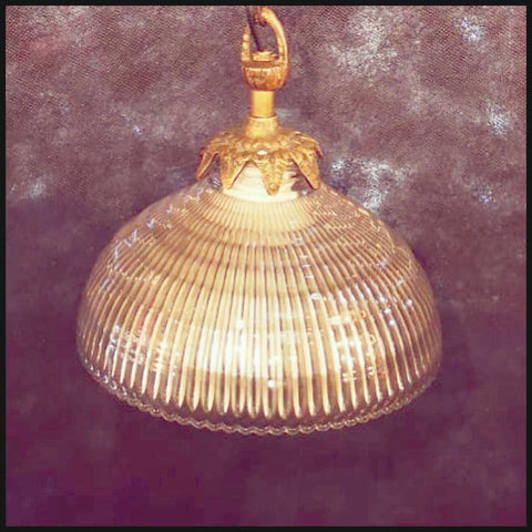 II.2439 LAMPARITA COLGANTE DE VIDRIO Y BRONCE