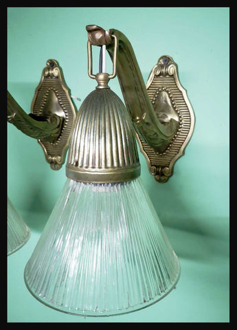 II.2443 PAR DE APLIQUÉS DE BRONCE Y VIDRIO