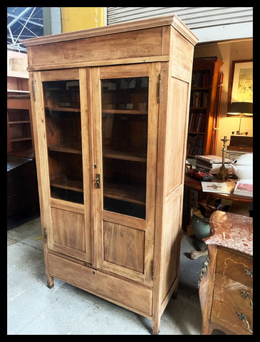 I.4140 VITRINA FISCAL DE LINGUE